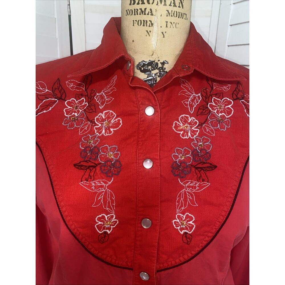i.e Relaxed Floral Embroidered Top Women’s Size 10 Red Cowgirl Western - Picture 2 of 9